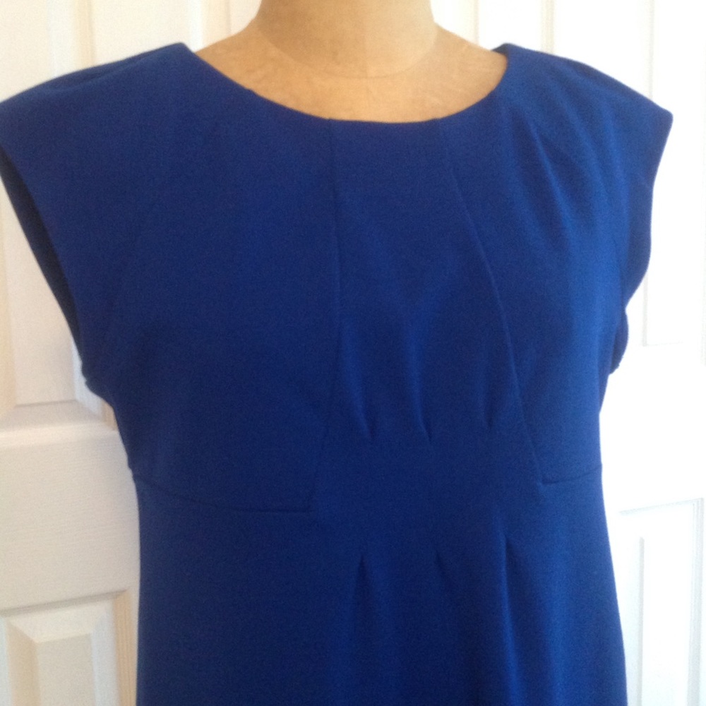 Dress - Picture 2 of 4